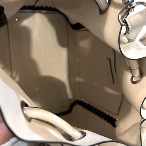 Zara Elegant White and Black Bucket Bag shoulder bag - Picture 4 of 10